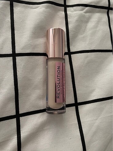 Revolution Conceal&Define