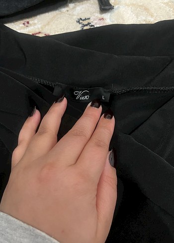 Kadın Siyah Drapeli V Yaka Bluz - Görsel 2