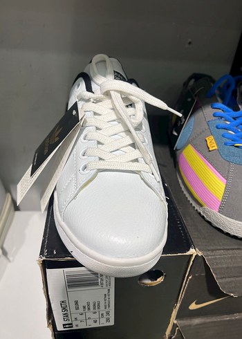 Beyaz Adidas Spor Ayakkabı - Görsel 2