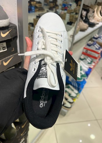 Beyaz Adidas Spor Ayakkabı - Görsel 4