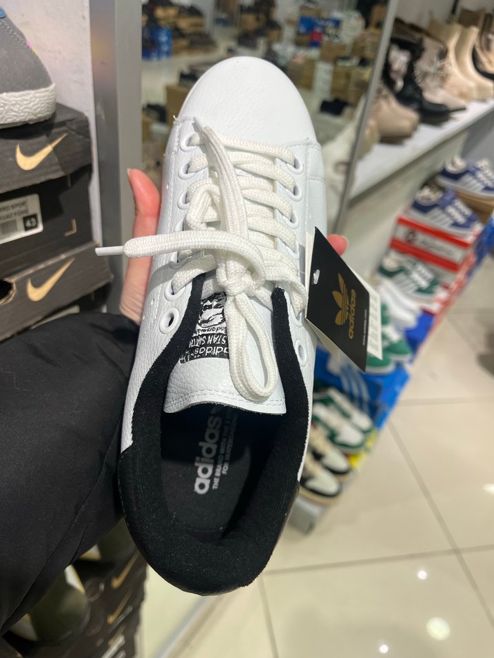 Beyaz Adidas Spor Ayakkabı - Görsel 4