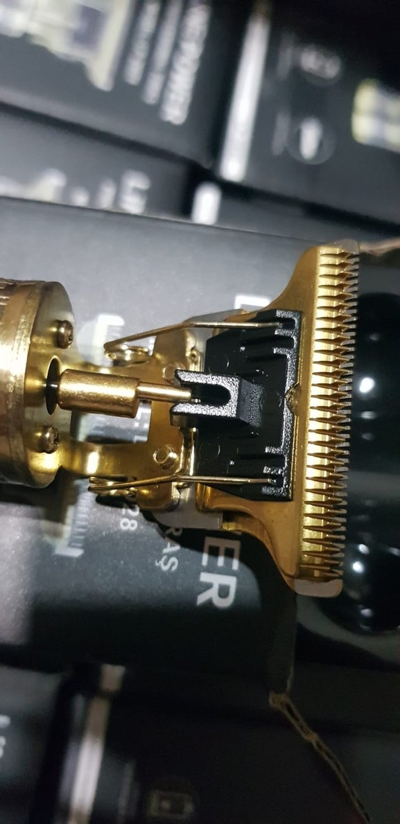 Altın Renkli Profesyonel Tıraş Makinesi LP-2028 - Görsel 3