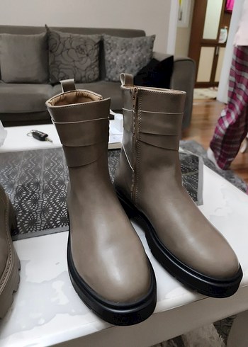 Bej Deri Kadın Dolgu Topuklu Bot ORJİNAL LCW - Görsel 2