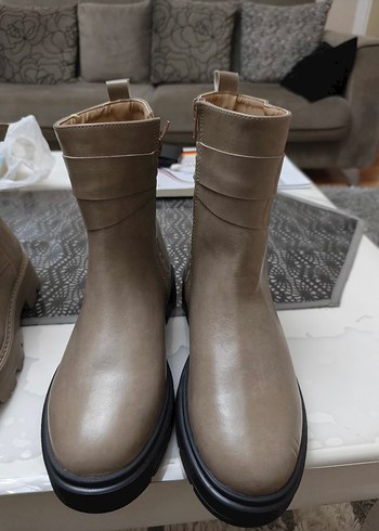 Bej Deri Kadın Dolgu Topuklu Bot ORJİNAL LCW - Görsel 4