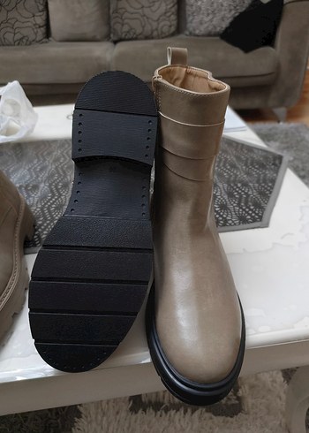 Bej Deri Kadın Dolgu Topuklu Bot ORJİNAL LCW - Görsel 3