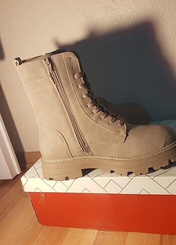 40 Beden camel Renk FLO REAL RUBBER BOT ORJİNAL