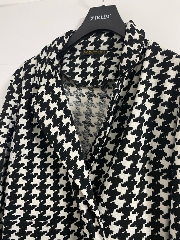 Düğmeli Uzun Kadın Ceket - Görsel 3