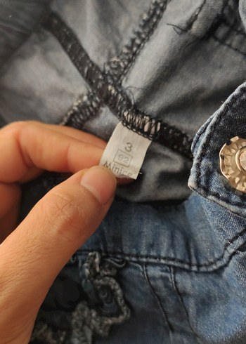 Koyu Mavi Düğmeli Kot Şort - Görsel 4