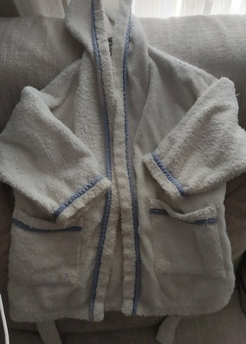 Mavi Detaylı Erkek Çocuk Beyaz Bornoz - Görsel 2