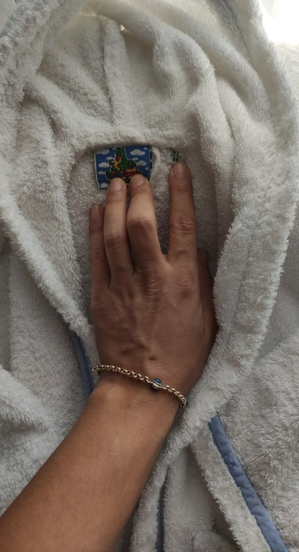 Mavi Detaylı Erkek Çocuk Beyaz Bornoz - Görsel 3