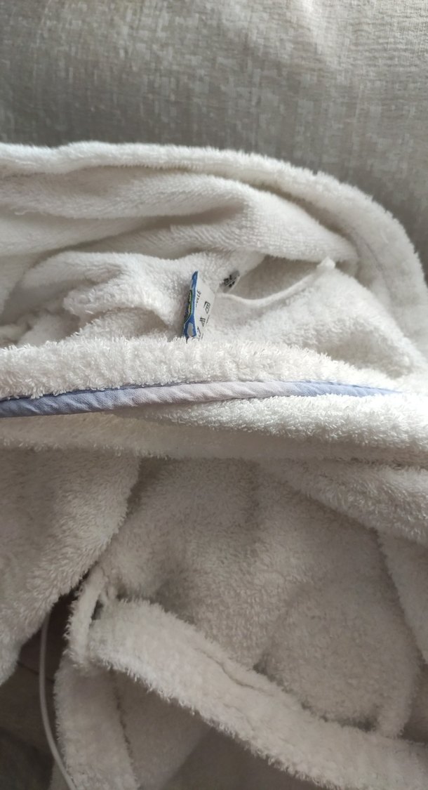 Mavi Detaylı Erkek Çocuk Beyaz Bornoz - Görsel 5