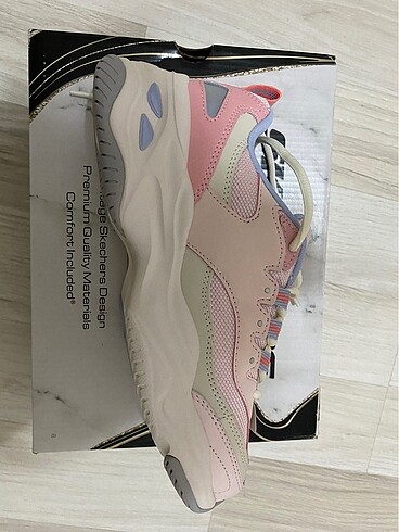 36 Beden Skechers orijinal sıfır 36 numara
