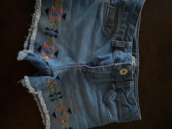 LC Waikiki LCW 6/7 yaş kız çocuk kot şort