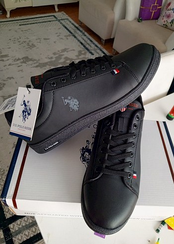 39 Beden Siyah Bağcıklı Erkek Spor Ayakkabı