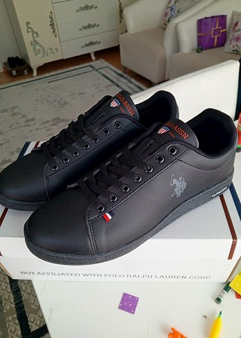 Siyah Bağcıklı Erkek Spor Ayakkabı