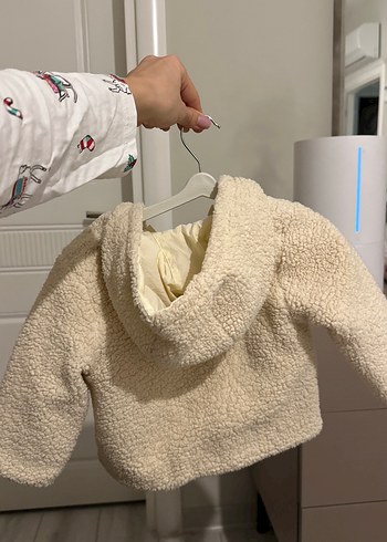 Kapüşonlu Erkek Çocuk Bej Kürklü Mont - Görsel 3