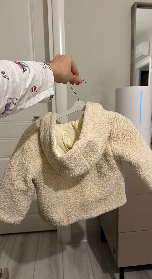 Kapüşonlu Erkek Çocuk Bej Kürklü Mont - Görsel 3