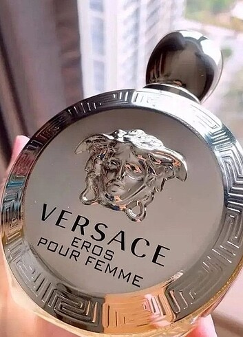 Diğer Versace Eros pour famme 100 ml kadın parfümü