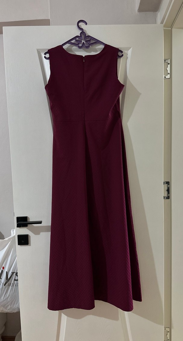 Zincir Detaylı Bordo Uzun Abiye Elbise - Görsel 3