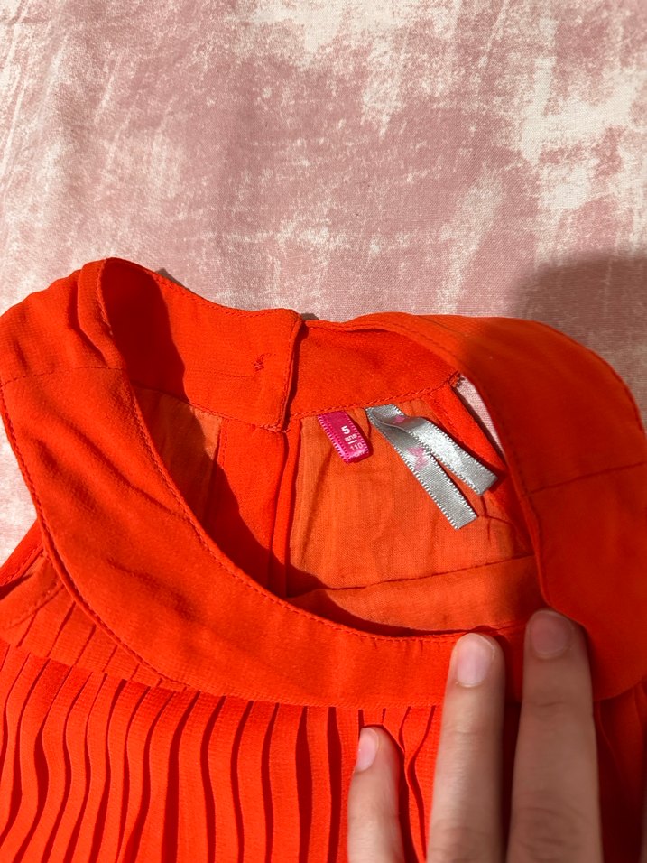 Kız Çocuk Kırmızı Pileli Kolsuz Elbise - Görsel 3