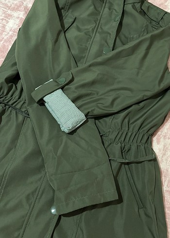 Kadın  Yeşil Kemerli Midi yağmurluk - Görsel 3