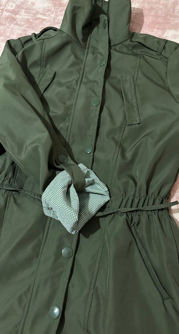 Kadın  Yeşil Kemerli Midi yağmurluk - Görsel 2
