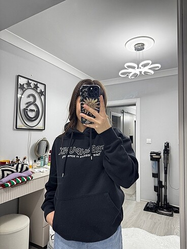 sweatshirt