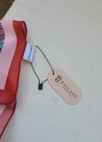 Aker Bohem Kırmızı Desenli Kadın Şal