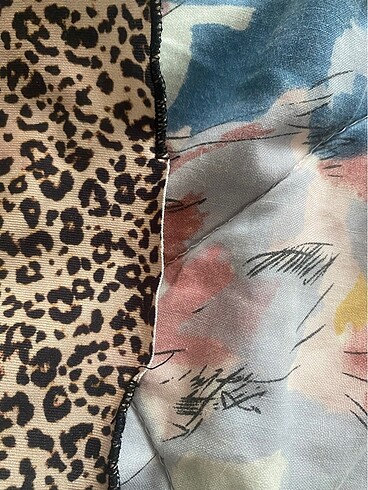 xs Beden çeşitli Renk Bershka leopar crop