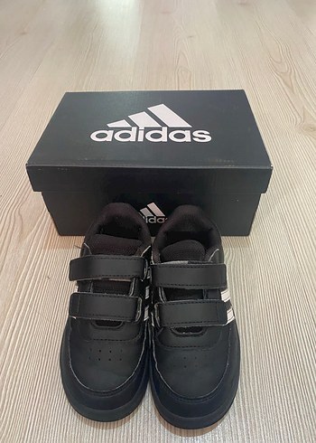 25 Beden siyah Renk Erkek Çocuk Siyah Adidas Spor Ayakkabı 25,5 Numara