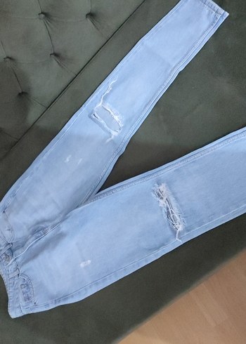 26 Beden Yırtık Detaylı Pastel Mavi Kadın Jean
