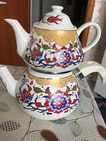 Porselen çaydanlık