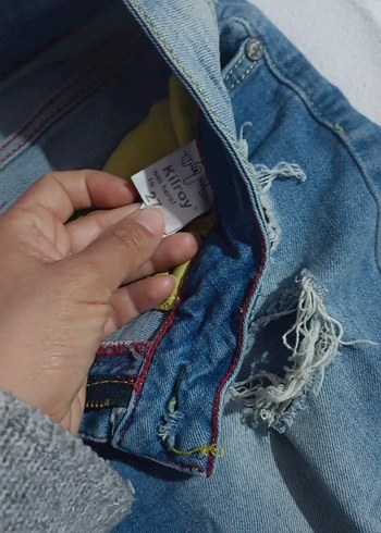 Düğmeli Açık Mavi Mini Denim Şort - Görsel 3