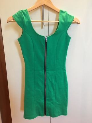 Yesil elbise