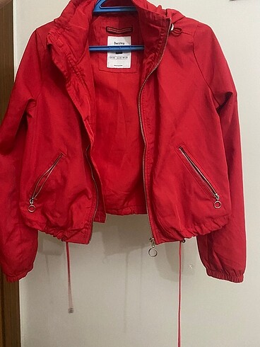 Bershka yağmurluk