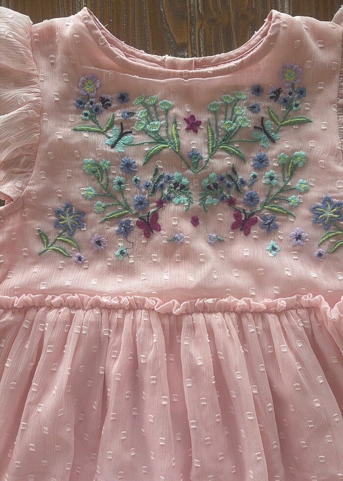 Ms üstü işlemeli elbise - Görsel 2