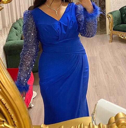 Mavi gece elbisesi