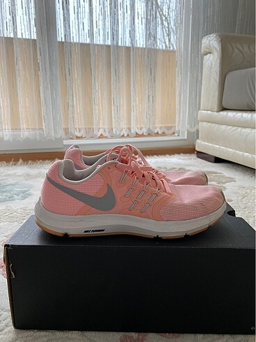 Nike spor ayakkabı