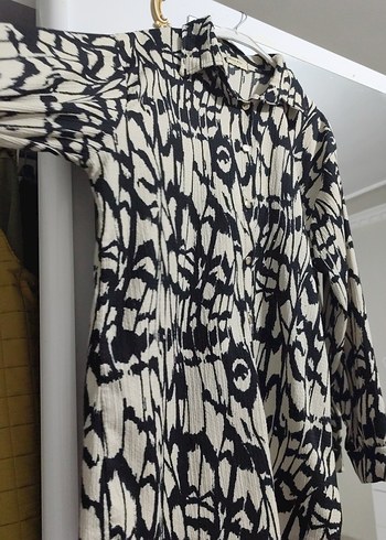 Uzun Kollu Pilili Siyah Batik Gömlek - Görsel 3