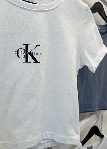 Calvin Klein Ck calvin klein kısa kollu crop tişört