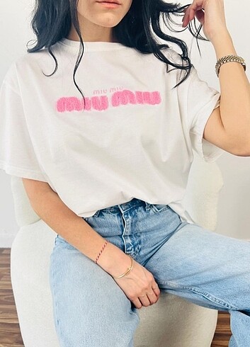 Miu Miu Miu miu nakışlı salaş tişört 