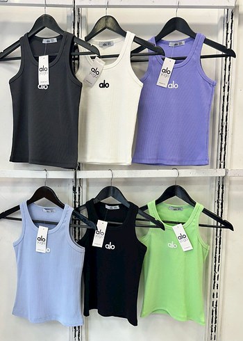 alo yoga halter Atlet