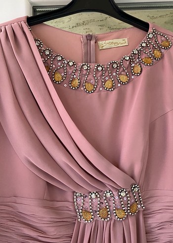 Abiye Pembe İşlemeli Uzun Kollu Drapeli Abiye Elbise