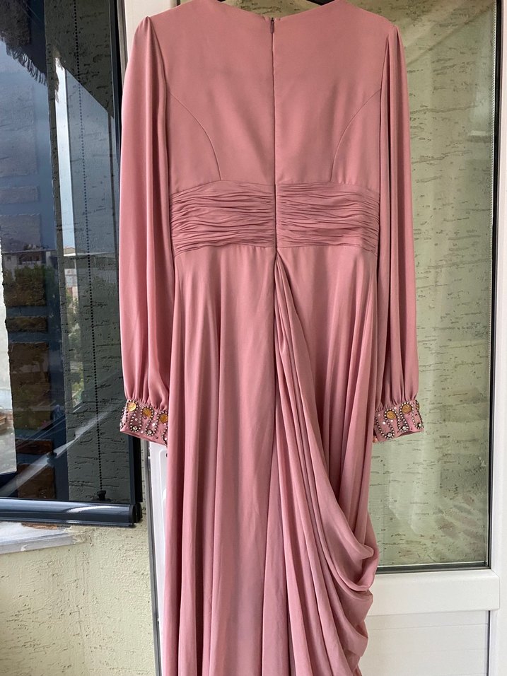 Pembe İşlemeli Uzun Kollu Drapeli Abiye Elbise - Görsel 5