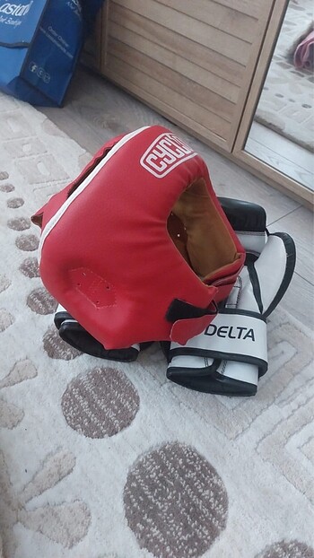 Beden siyah Renk Çocuk boks kaskı ve eldiven
