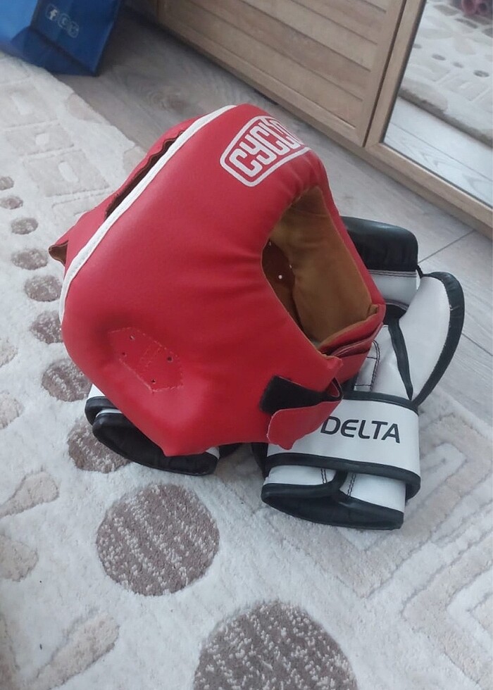 Çocuk boks kaskı ve eldiven - Görsel 4