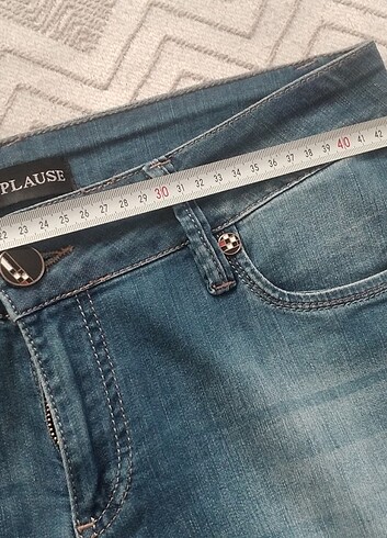 42 Beden Sıfır etiketli jeans 