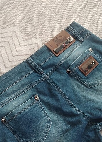 42 Beden mavi Renk Sıfır etiketli jeans 