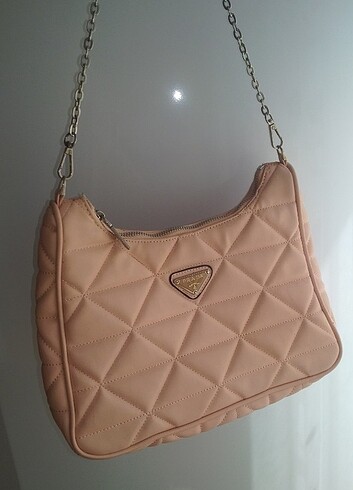 Prada çanta 