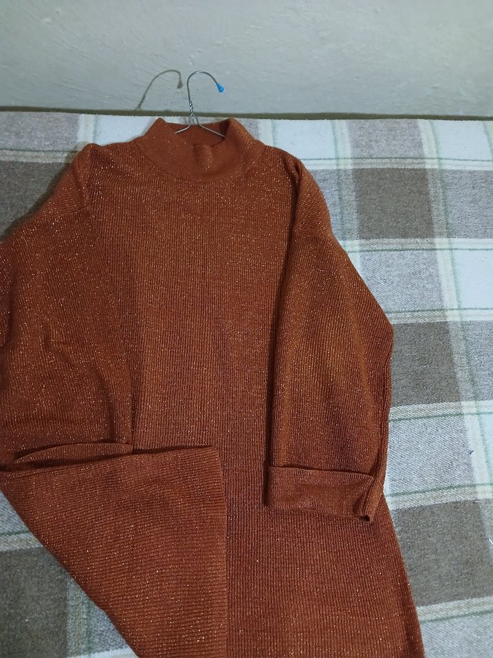 Kahverengi Parlak Boğazlı Kazak - Görsel 4